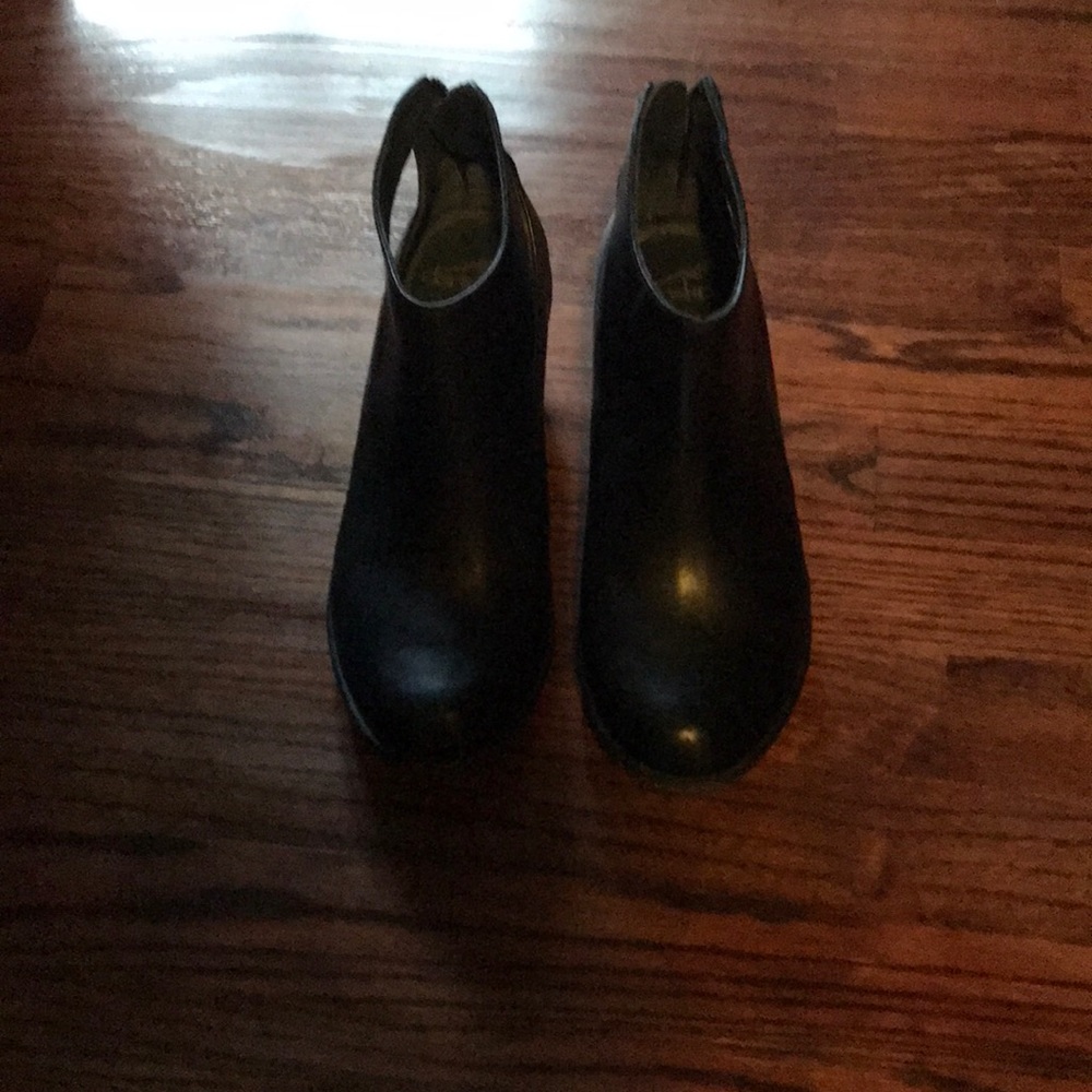 Dansko ankle boot with cut out side